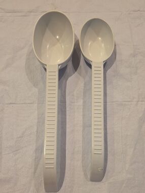 Weight Watchers Portion Control Plastic Measuring Spoon Set 1 and 1.5 Cup White